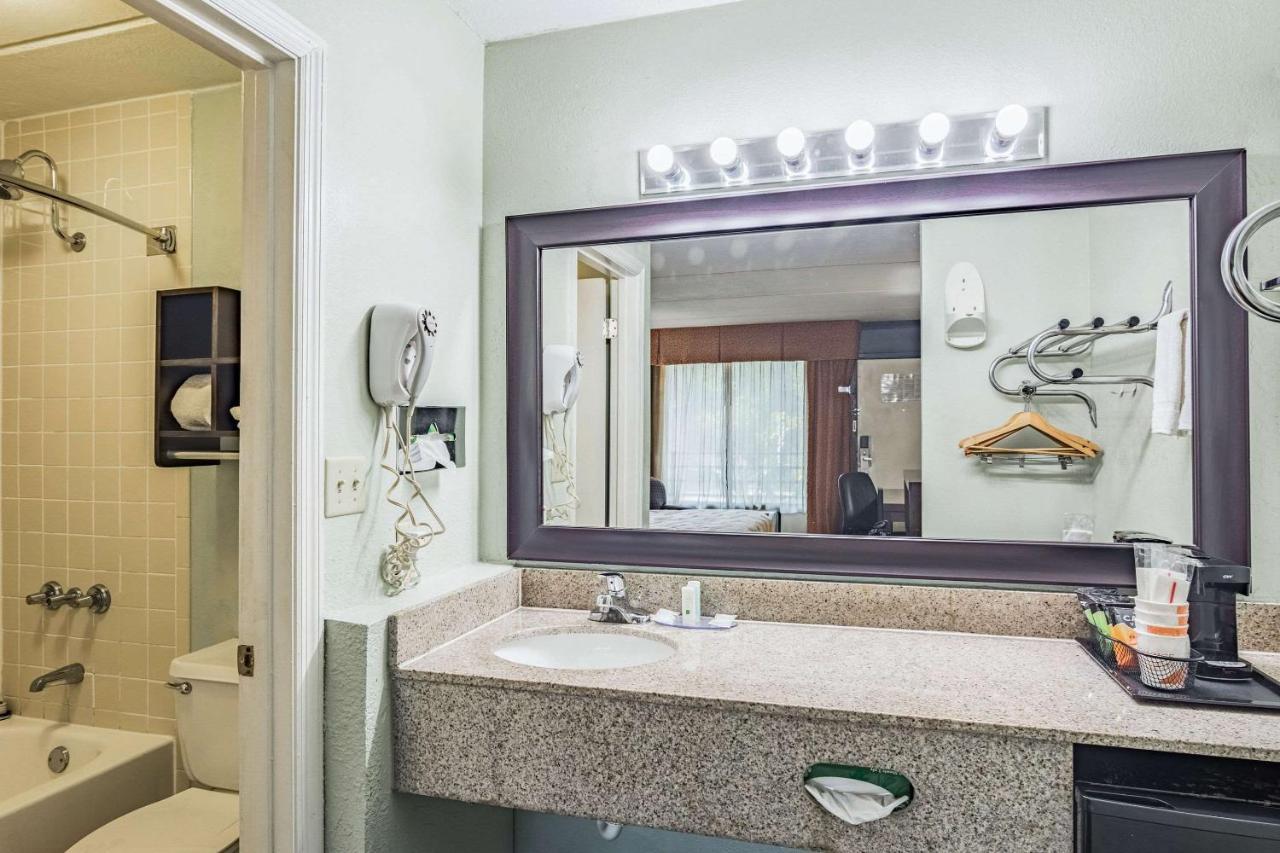 Quality Inn Columbus Near Fort Benning Екстериор снимка
